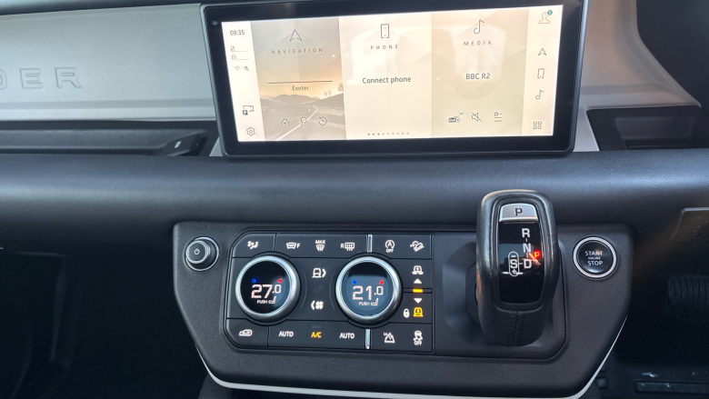 Land Rover Defender 3.0 D300 X-Dynamic HSE 110 5dr Auto Diesel Estate